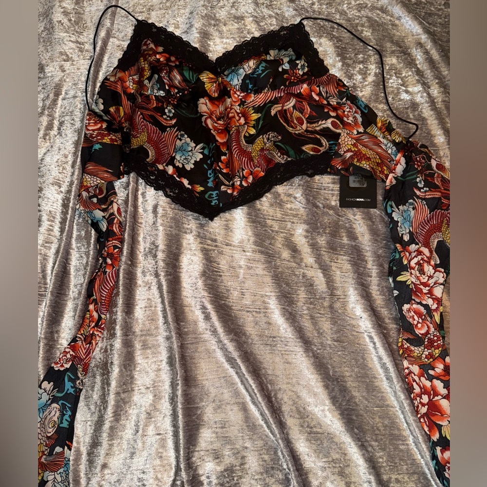Fashion Nova Black and Red Dragon Print Crop Top - Picture 2 of 3
